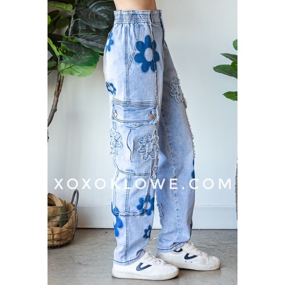 Oli & Hali Daisy Patched Frayed Edge Stretch Cargo Jeans Relaxed Fit - Picture 7 of 16